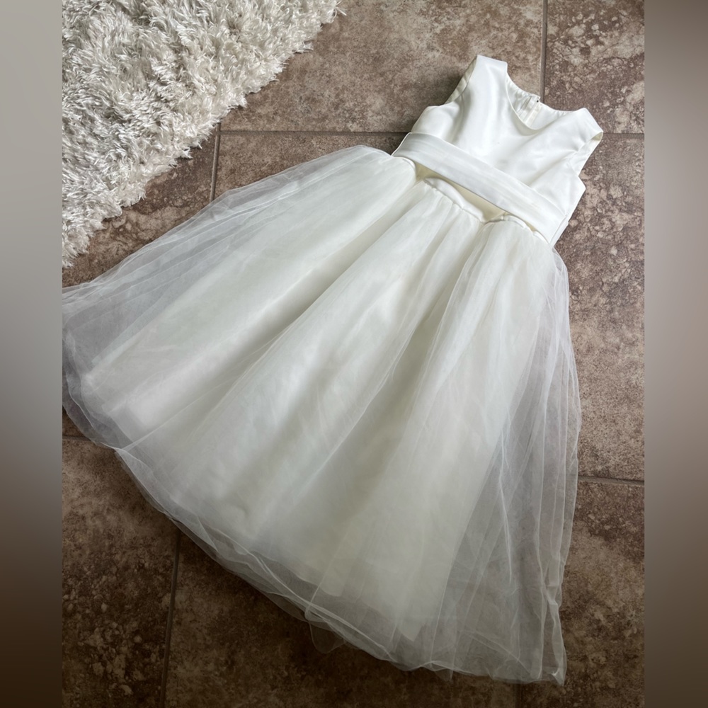 David’s Bridal… flower girl dress… worn once… size 4
